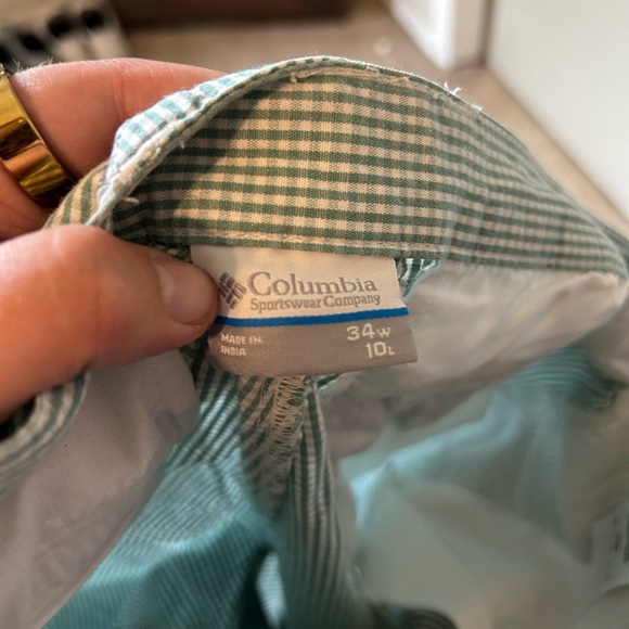 Columbia PHG green and white gingham shorts size 34 waist - Picture 4 of 4